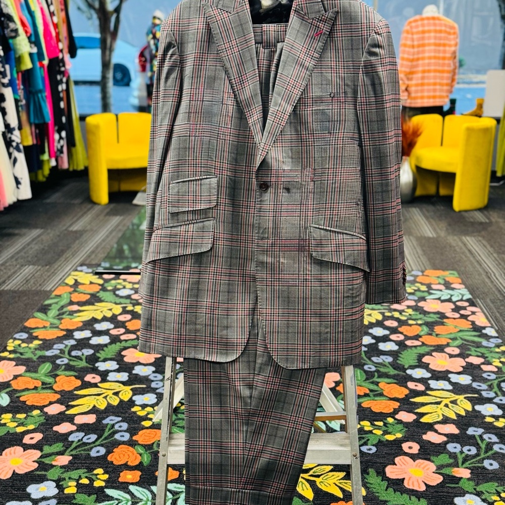 Men's Elegant Checkered Suit in Black and Red
